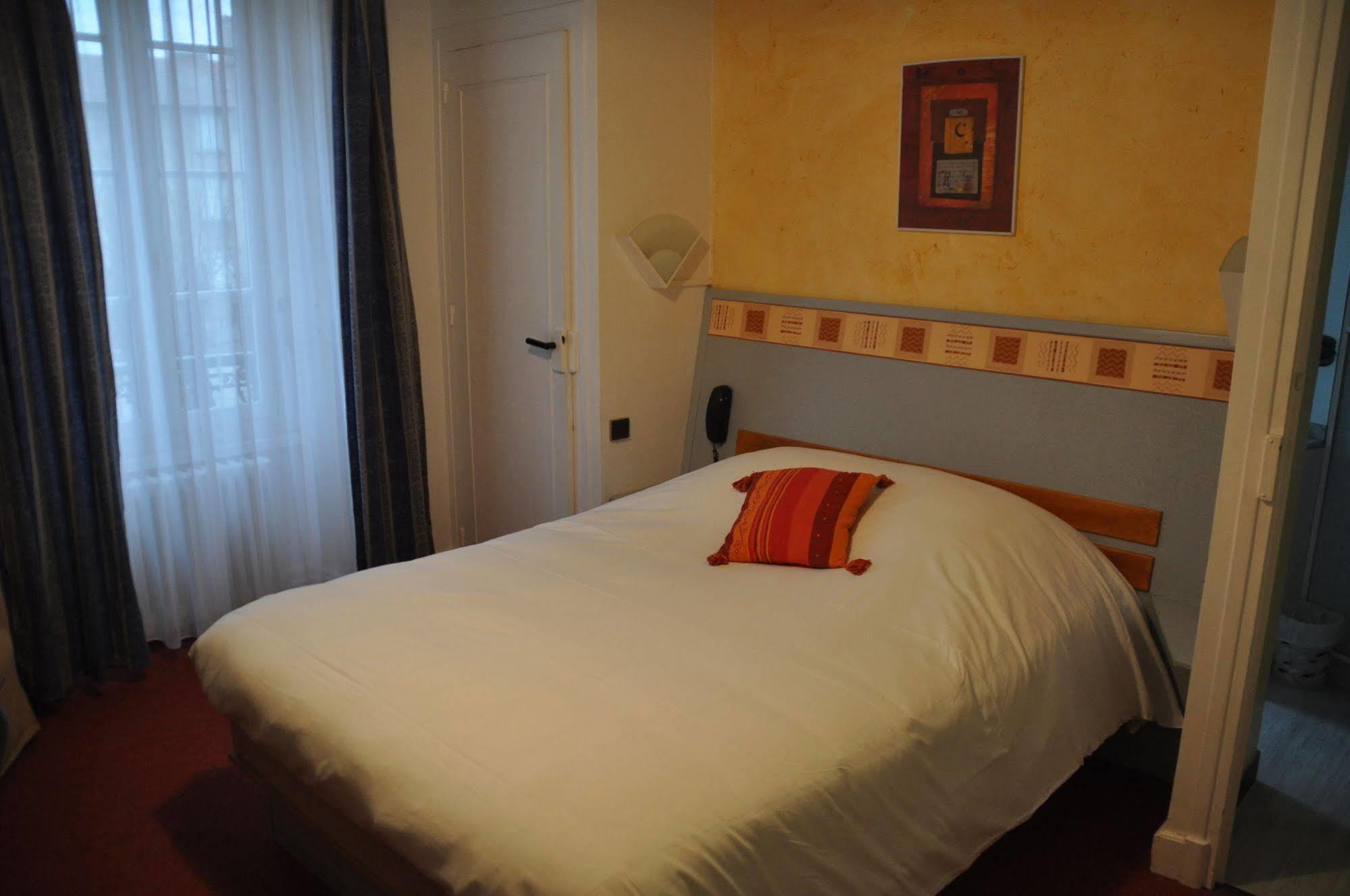 Hotel De Naples Vichy Eksteriør billede